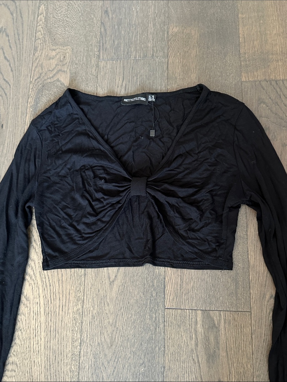 PrettyLittleThing Black Long-Sleeve Twist Front Crop Top